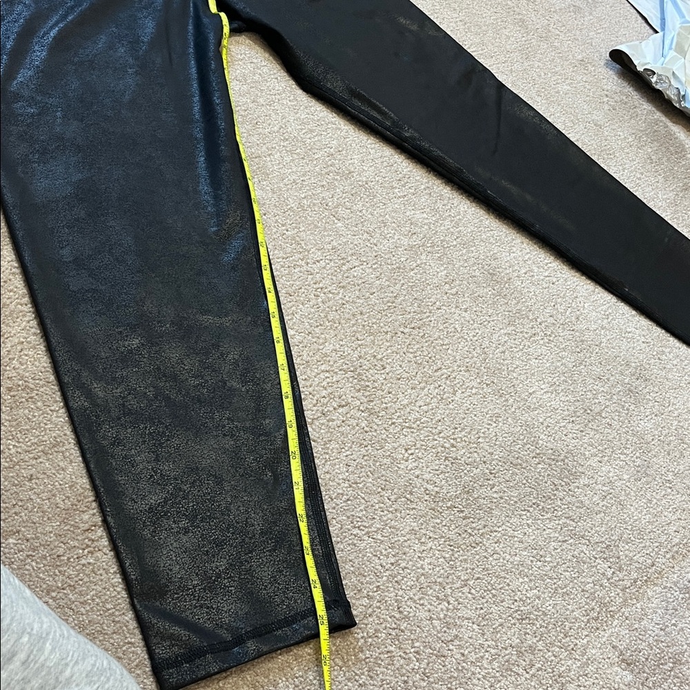 OFFLINE By Aerie Crossover Crackle Black Leggings XXL - Picture 8 of 9
